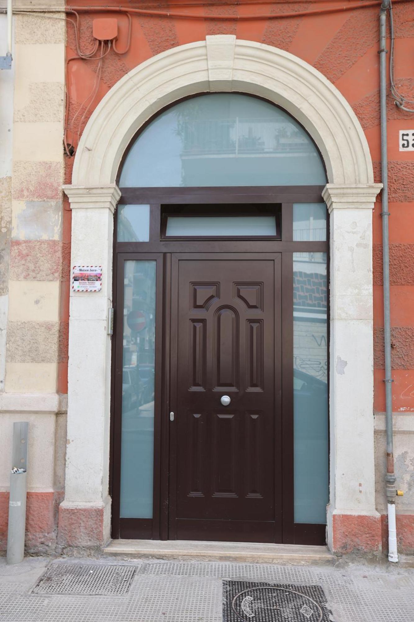 Maison Sara Bari Exteriör bild