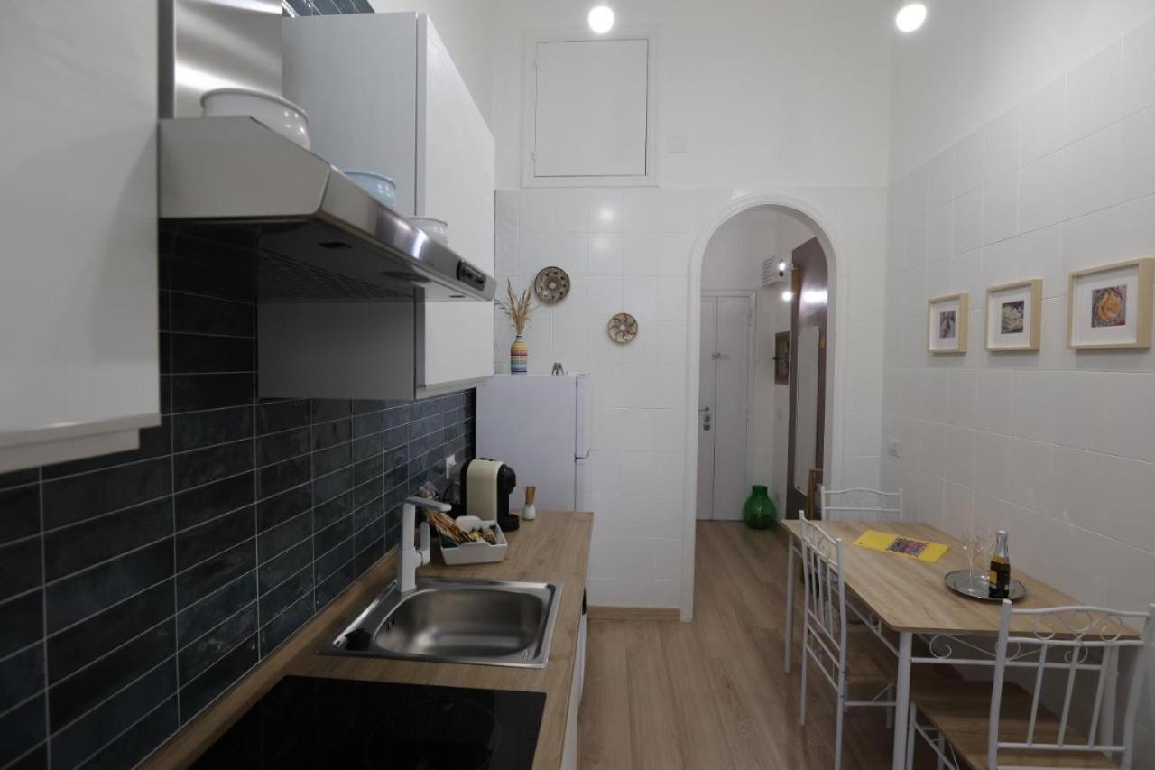 Maison Sara Bari Exteriör bild
